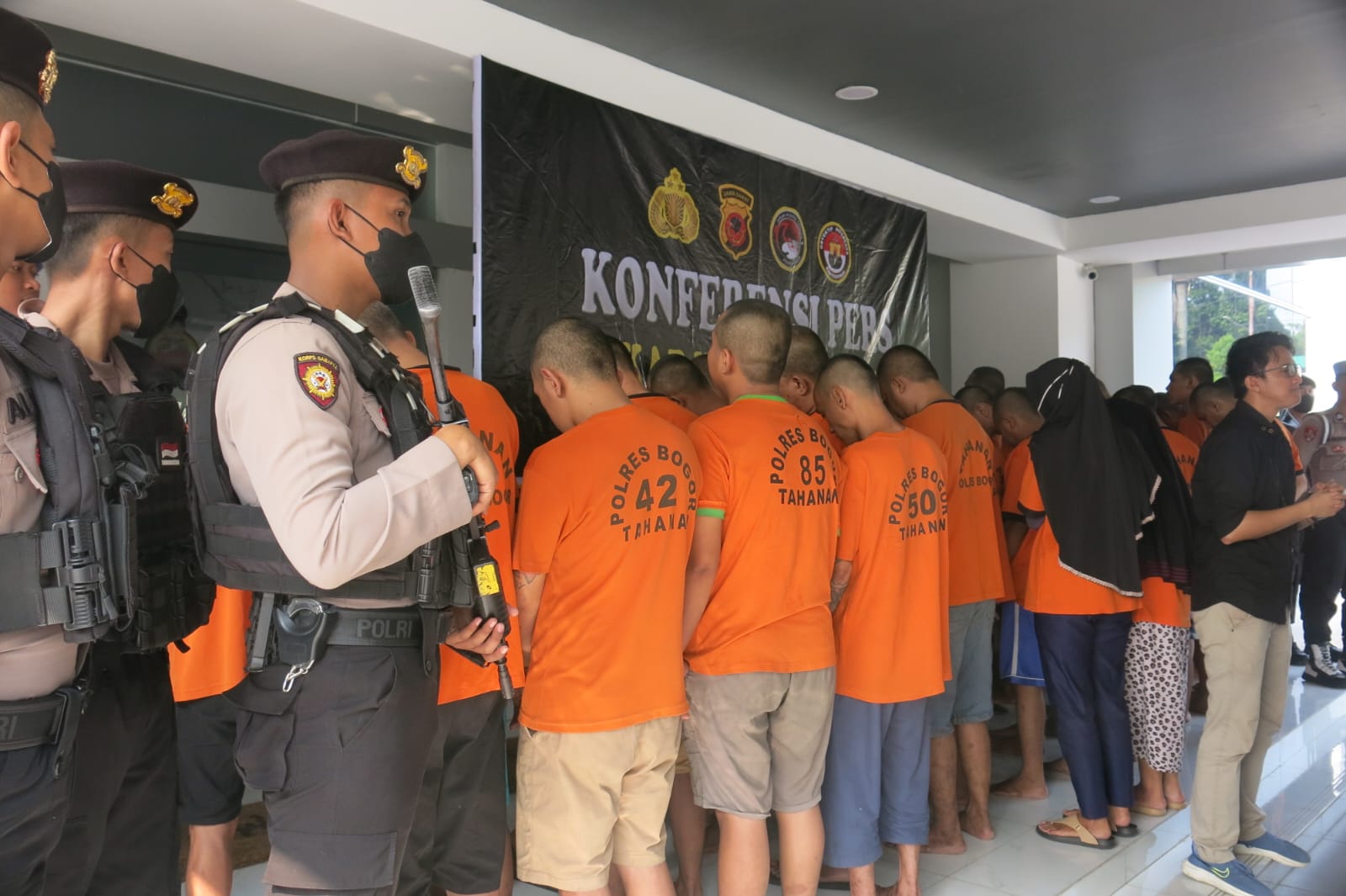 Polisi amankan 42 tersangka pengedar dan penyalahguna narkoba di Bogor. =Rujukanmedia.com