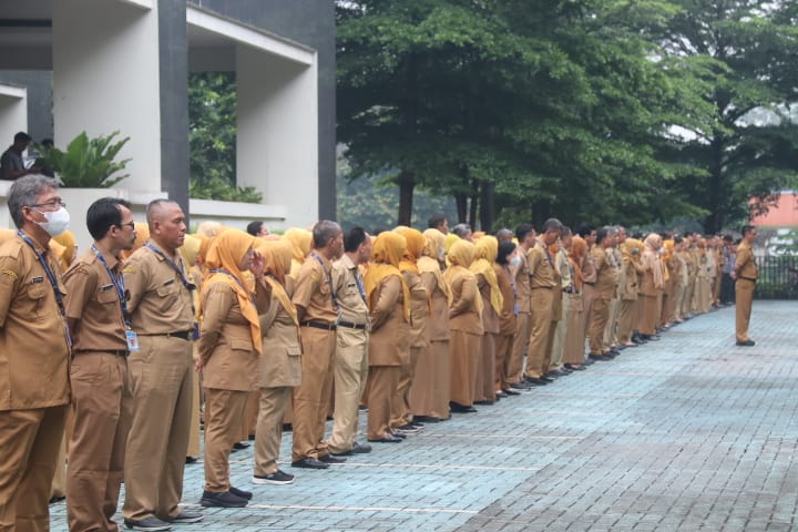 Para PNS dilingkungan Pemkab Bogor saat melakukan apel.(dok.diskominfo) Para PNS dilingkungan Pemkab Bogor saat melakukan apel.(dok.diskominfo)