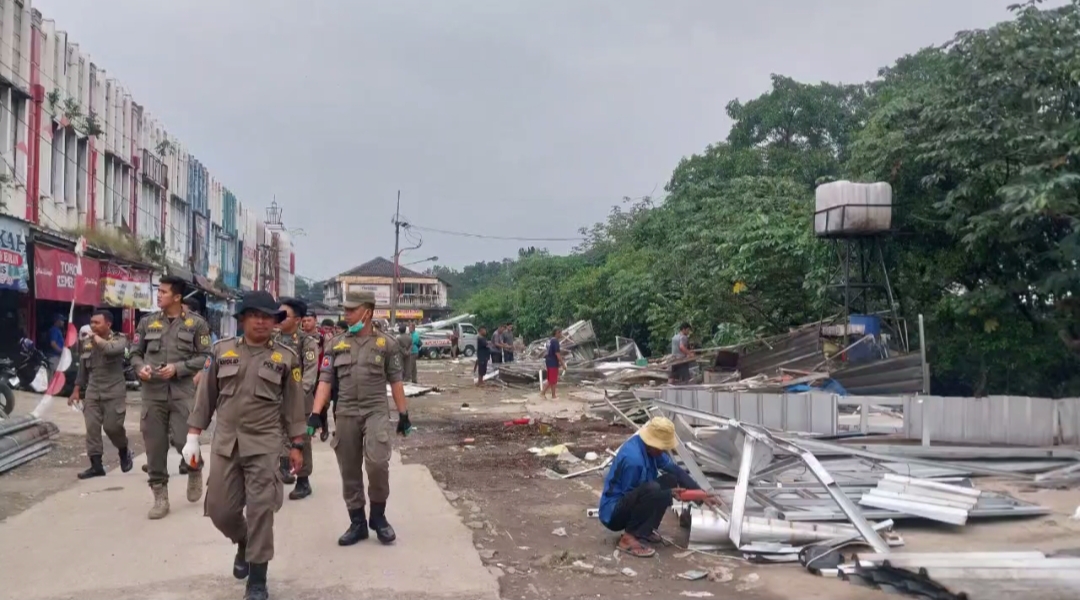 Penertiban PKL di area Pasar Ciluar, Kecamatan Sukaraja, Kabupaten Bogor (Istimewa)