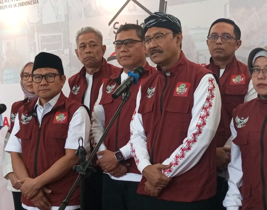 Mensos RI Gus Ipul saat memberikan keterangan pasca persemian Sekolah Rakyat Menengah Pertama di Kabupaten Bogor (Istimewa)