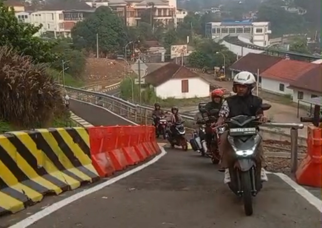 Jalan Batutulis Kota Bogor mulai dioperasikan pasca diterjang longsor (Istimewa)