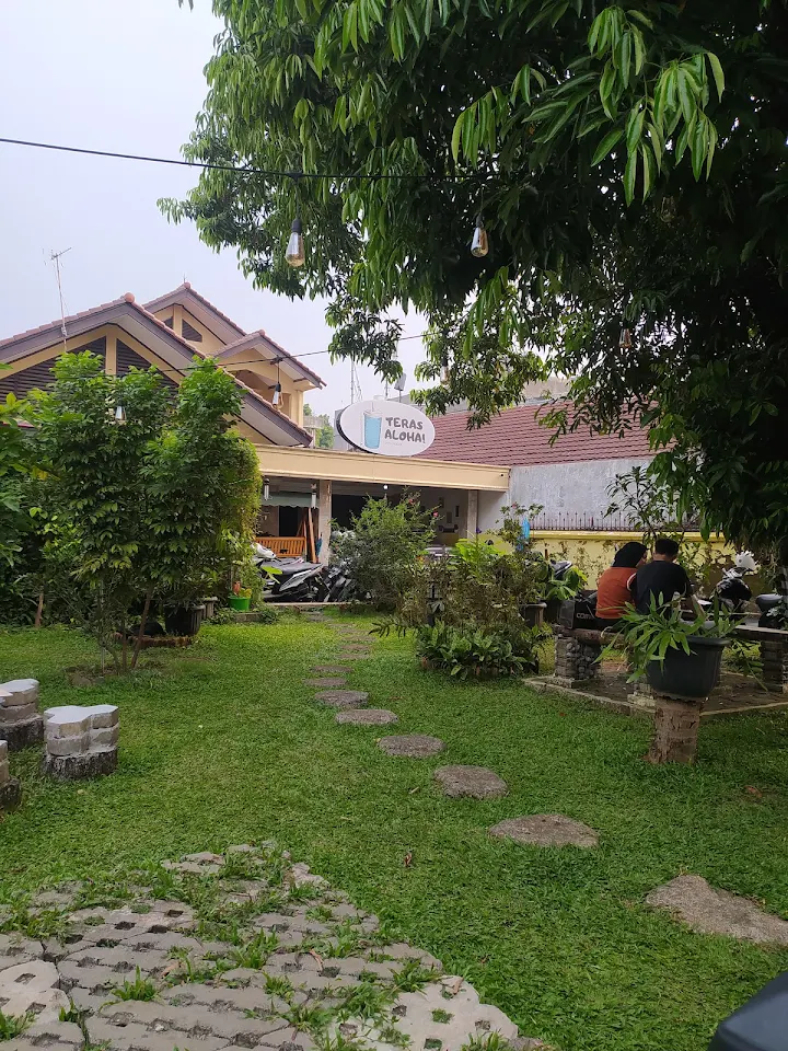 Taras Aloha Coffee , images sumber: Desi Fitriyana