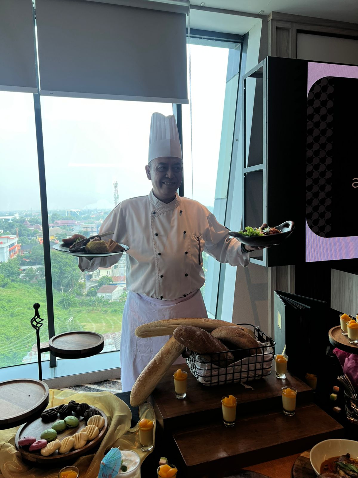 HARRIS Hotel & Convention Cibinong City Mall Bogor memperkenalkan AMBRE Dining, identitas baru restoran yang sebelumnya dikenal sebagai TEPI Langit (Istimewa)