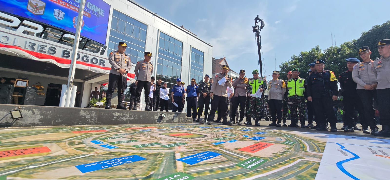 Persiapan personel gabungan pengaman Stadion Gelora Pakansari, Cibinong, Kabupaten Bogor (Dok.Polres)