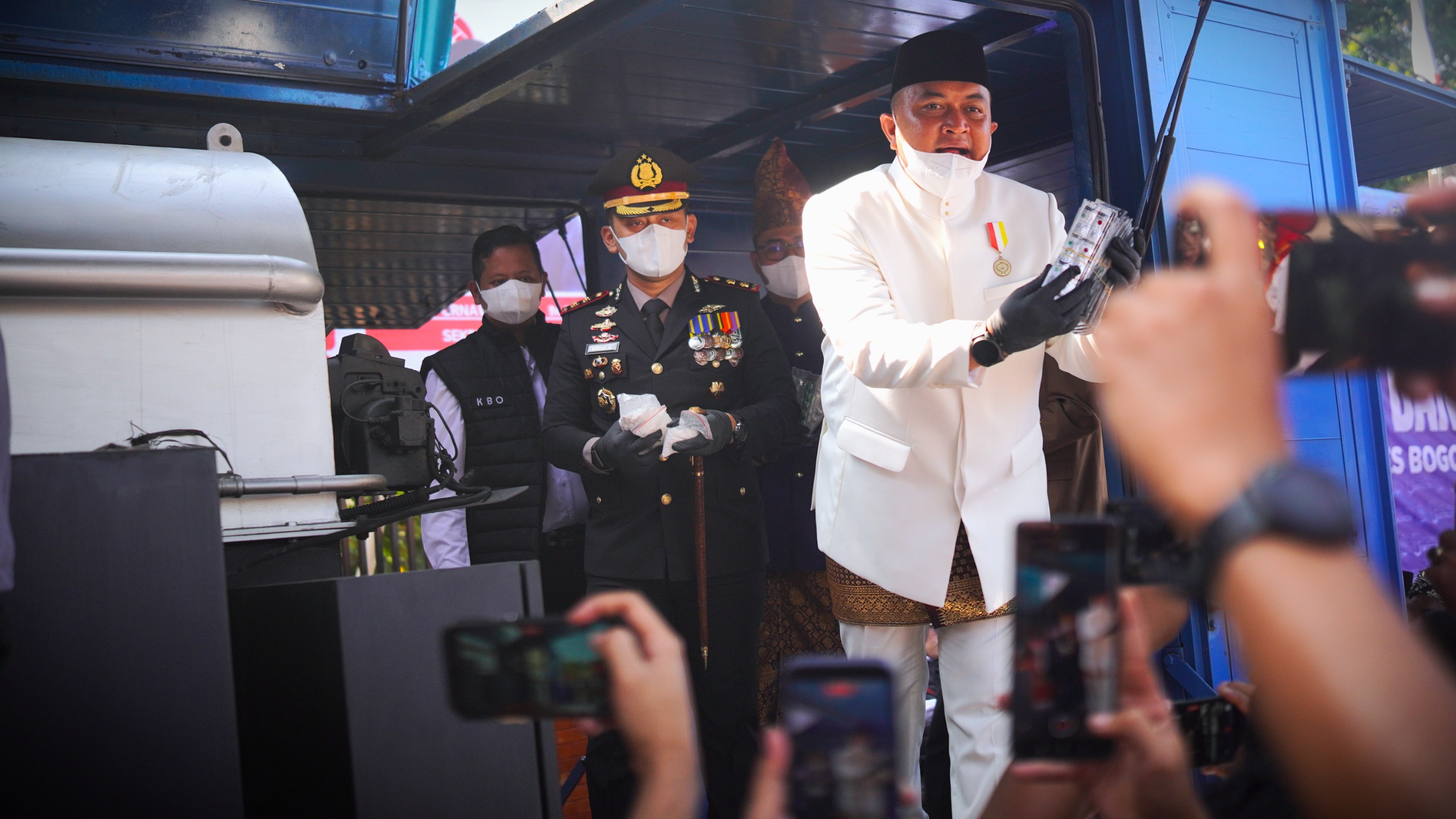 Pemusnahan barang bukti narkotika oleh Bupati Bogor Rudy Susmanto bersama Kapolres Bogor AKBP Wikha Ardilestanto (Dok.Polisi)