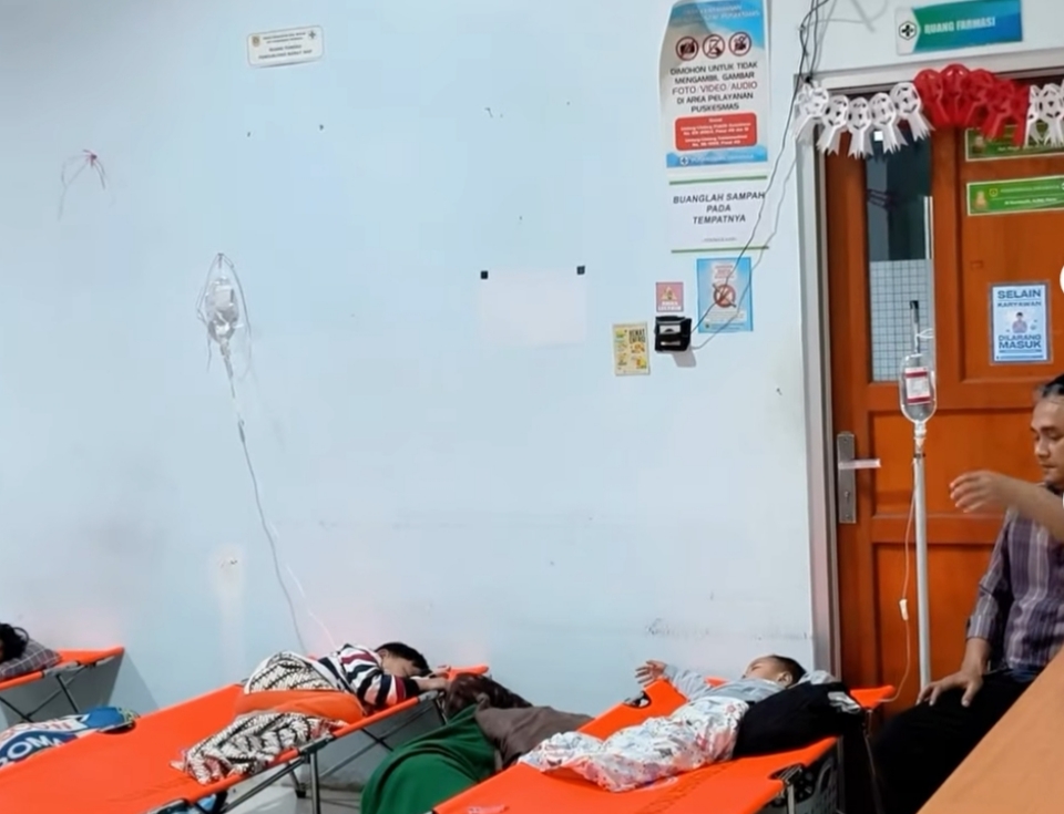 Tangkapan layar video sejumlah siswa yang diduga keracunan MBG di Dramaga, Kabupaten Bogor (Istimewa)