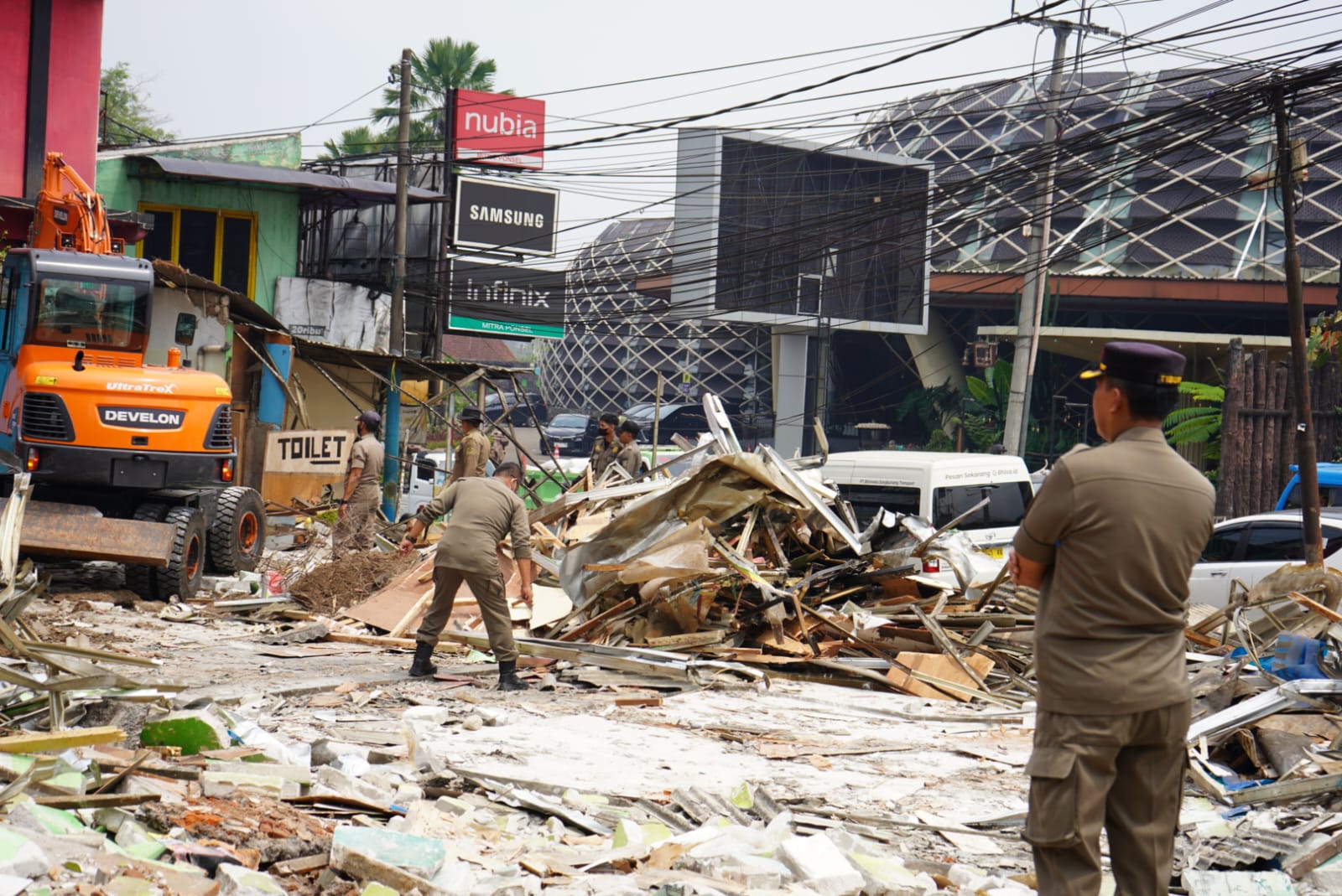 Pembongkaran bangunan PKL di Puncak, Kabupaten Bogor (Dok Satpol PP)