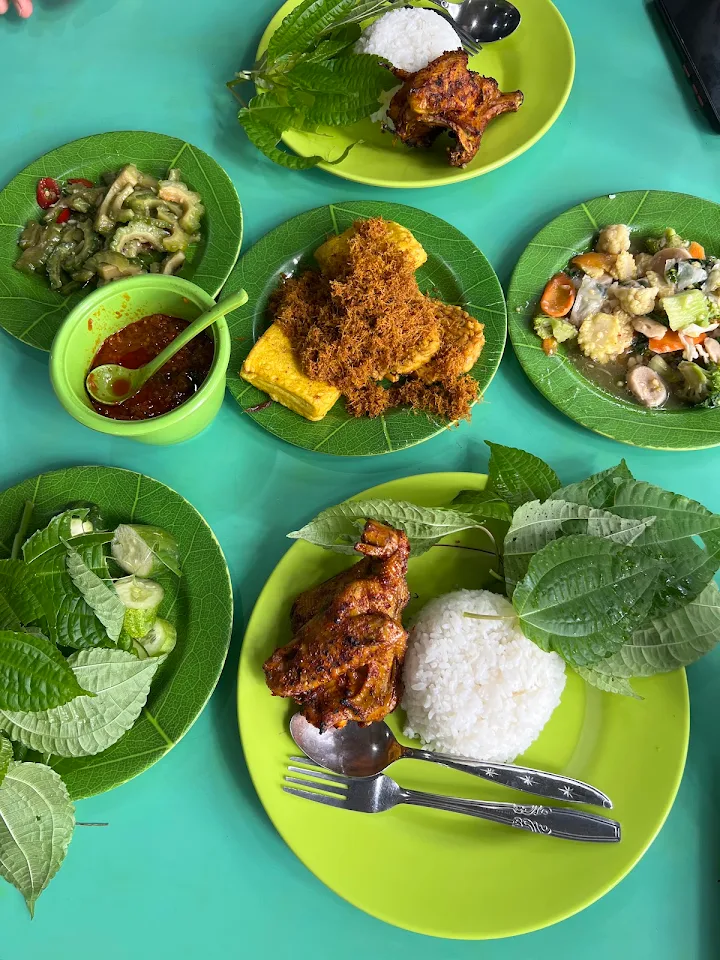 Warung Lalagung Padjajaran Bogor, images sumber: An Su