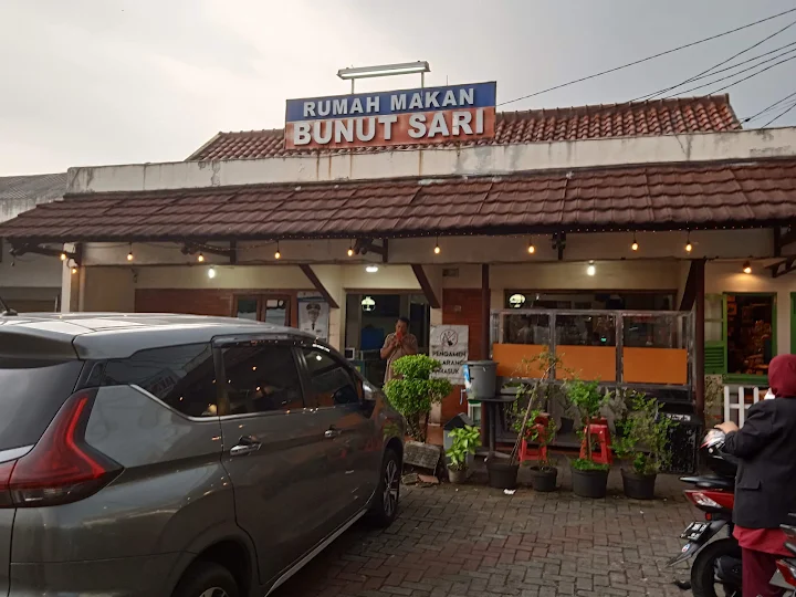 Warung Makan Bunut Sari Merdeka, images sumber: Google Crome, Uchi Sanusi
