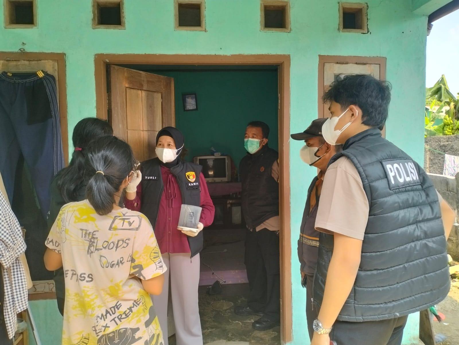 Polisi datangi TKP mahasiswi IPB yang ditemukan tewas dalam rumah (Dok.Polisi)